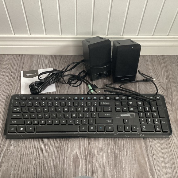 Amazon Basics Keyboard and Speaker Bundle - Picture 8 of 15